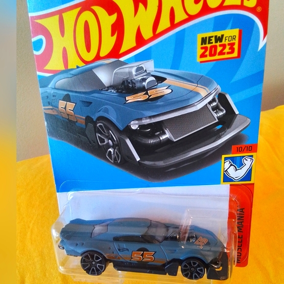Hot Wheels car - Picture 1 of 4